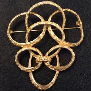 Vintage Intertwined Circles Gold Tone Pin/Brooch